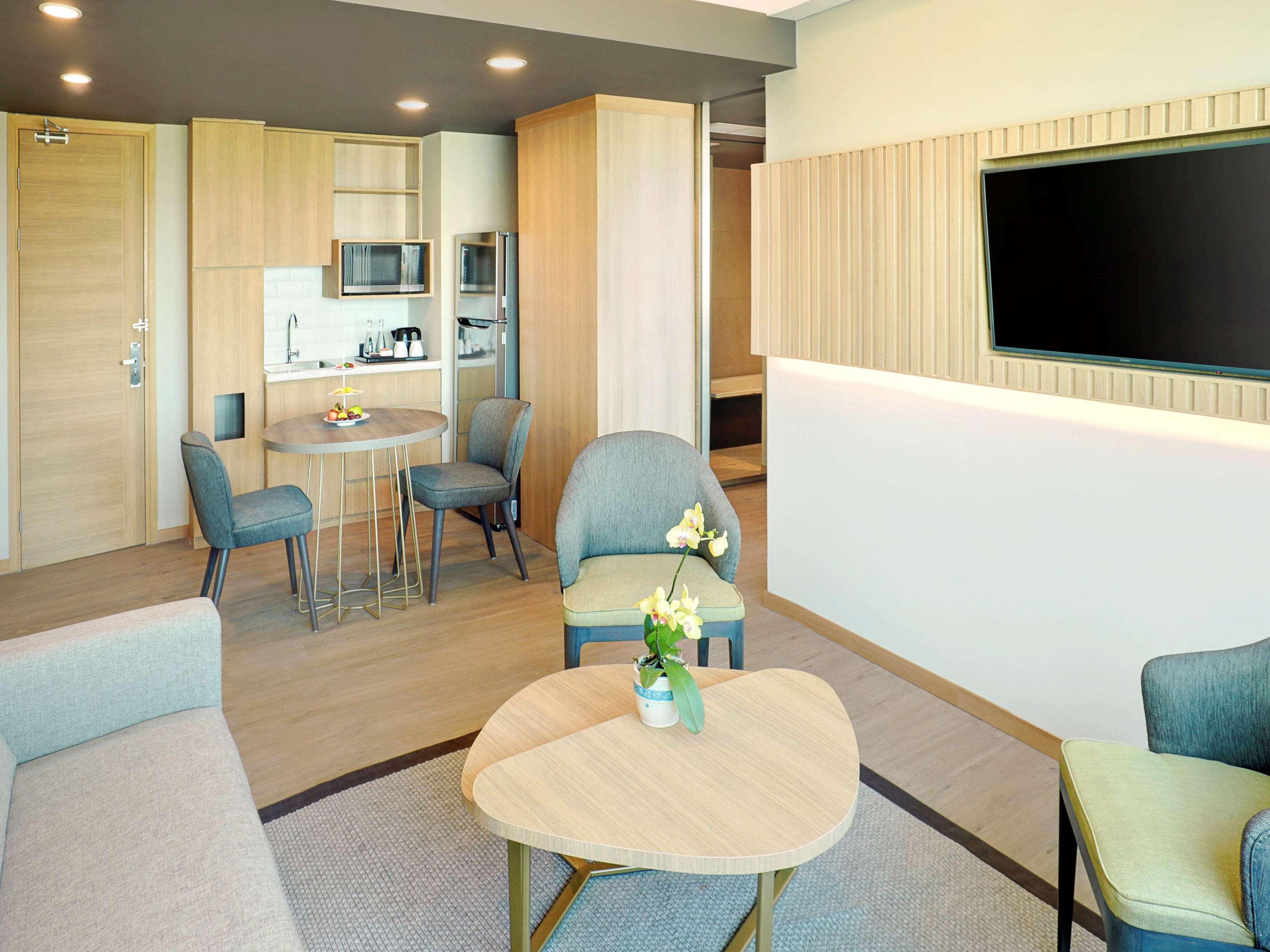 Mercure Makassar Nexa Pettarani Exterior photo